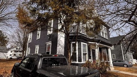 Photo of 10-12 School Sq, Winchendon, MA 01368 (MLS # 73500166)