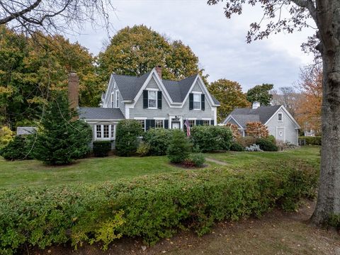 25 Beacon St Mattapoisett MA 02739