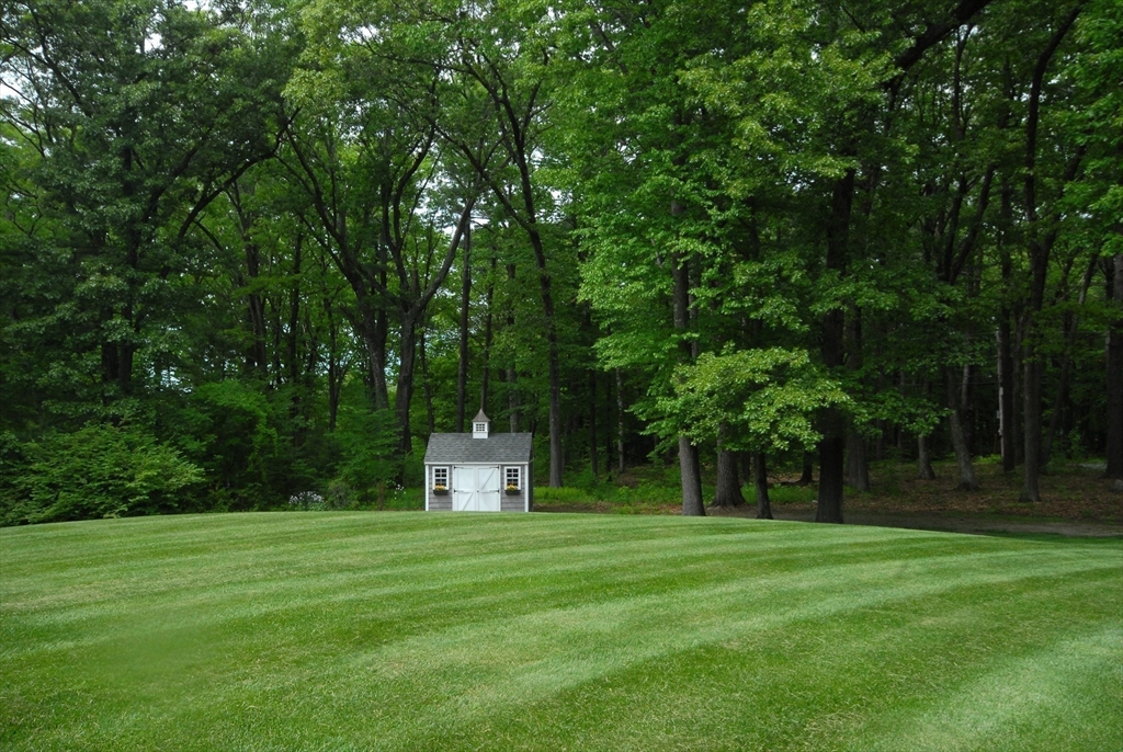 8 Barton Rd
