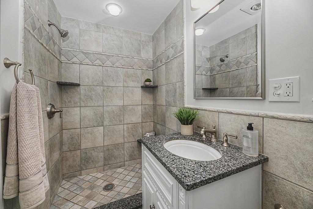 25 Cynthia Road, Dedham, MA Photo #14