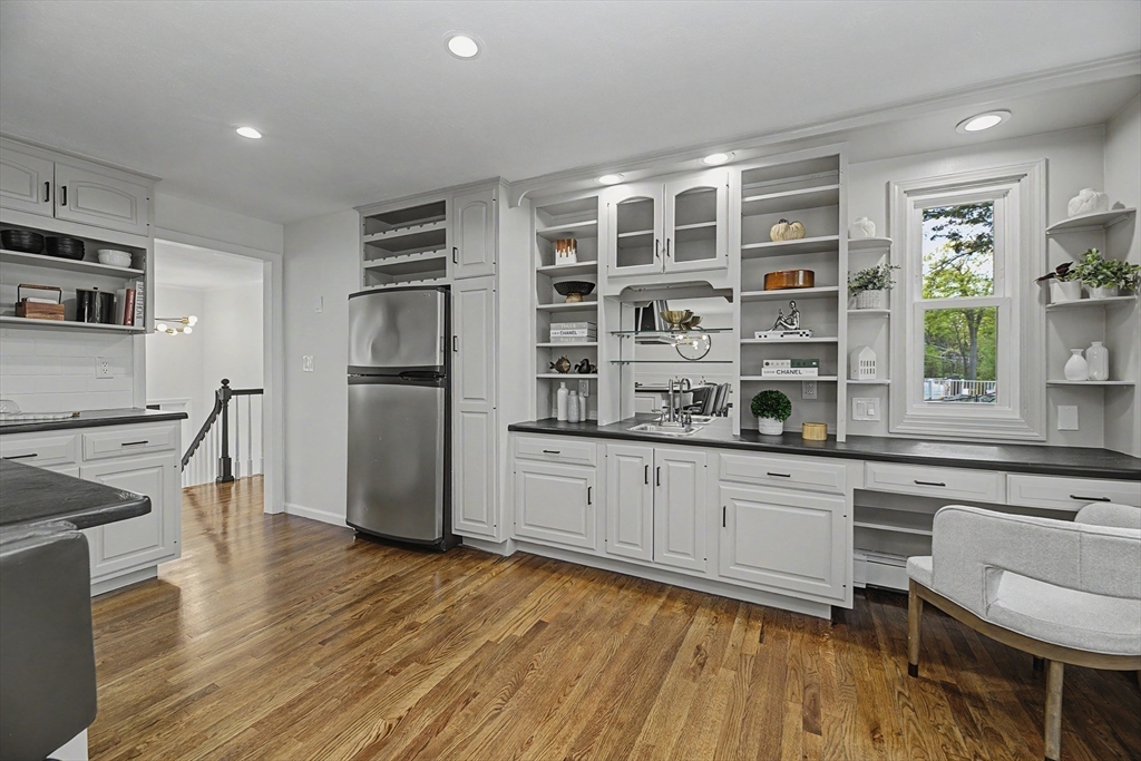 25 Cynthia Road, Dedham, MA Photo #6