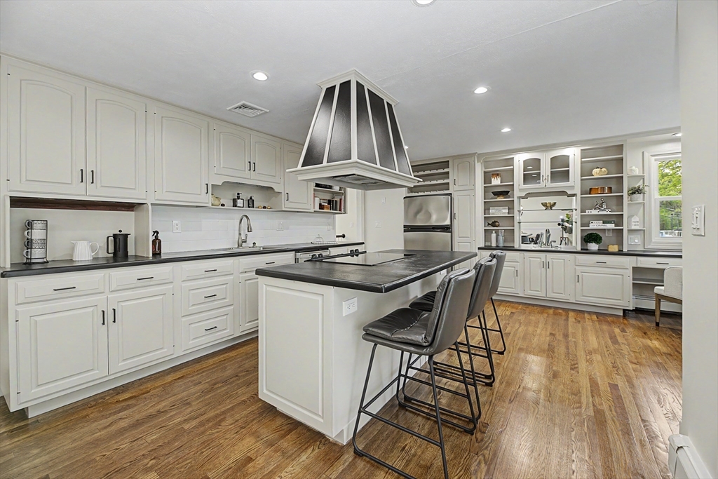 25 Cynthia Road, Dedham, MA Photo #2