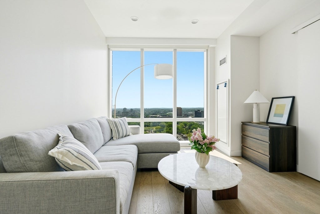 188 Brookline Ave #24F Floor 24