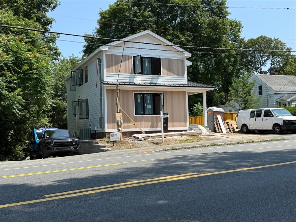 863 Main St