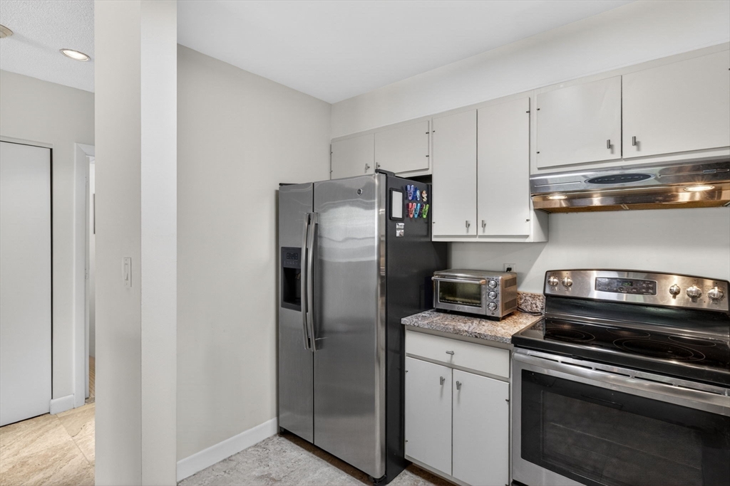 210 Nahanton ST #117, Newton, MA Photo #9