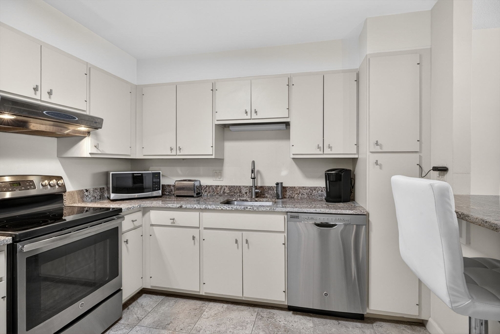 210 Nahanton ST #117, Newton, MA Photo #8