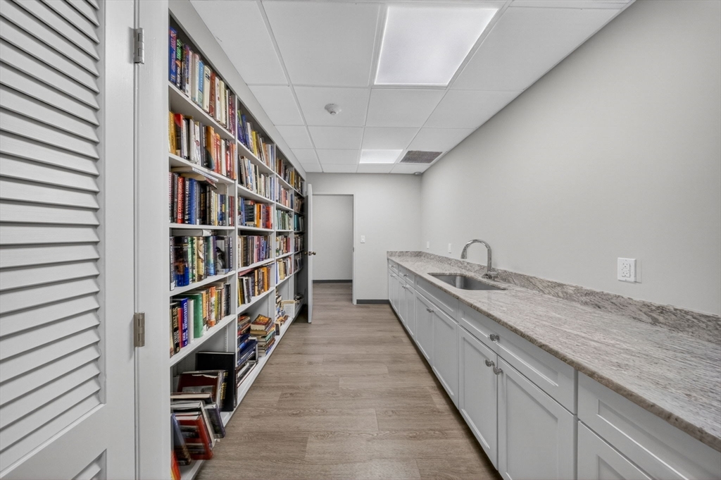 210 Nahanton ST #117, Newton, MA Photo #27