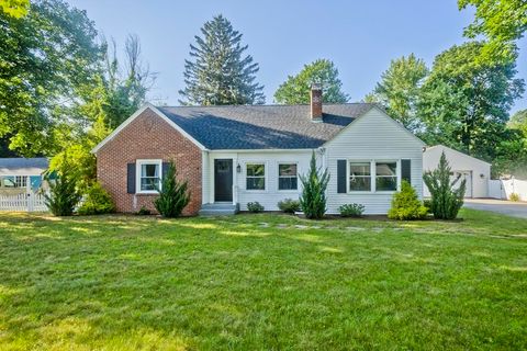 17 Hunting Ln Wilbraham MA 01095