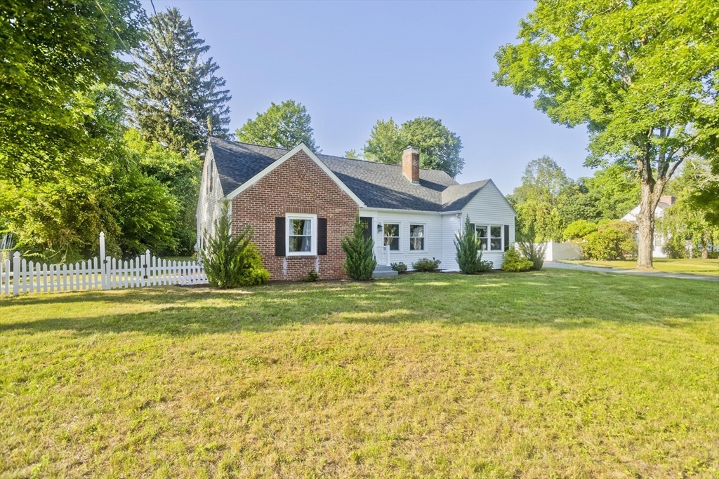 17 Hunting Ln