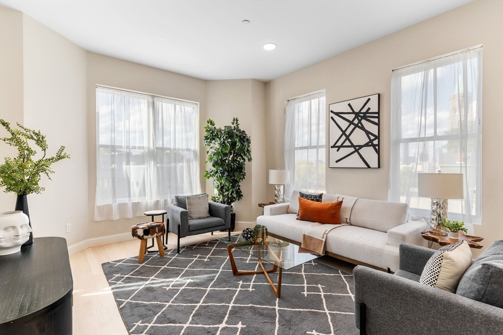 123 Warren Street 401
