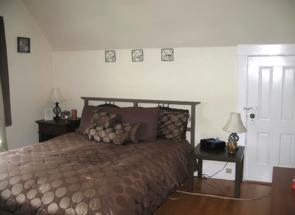 63 Whitman Ave 3