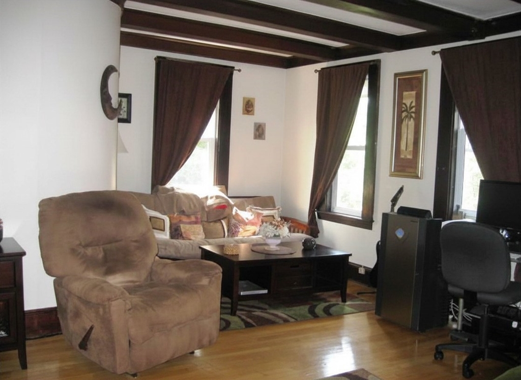 63 Whitman Ave 3