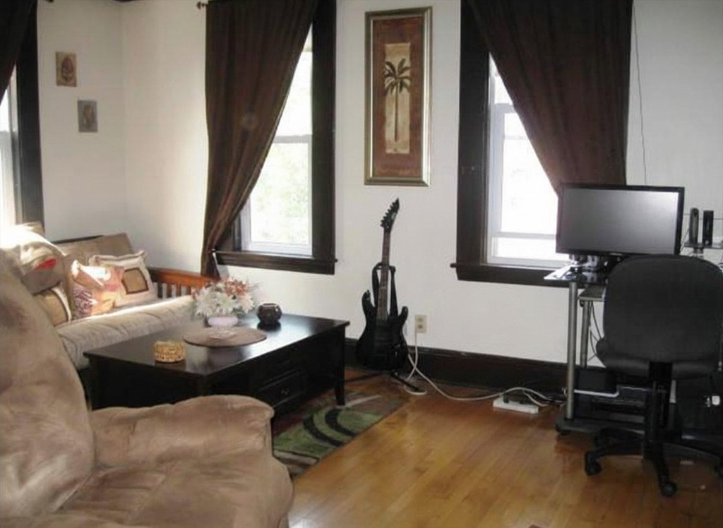 63 Whitman Ave 3