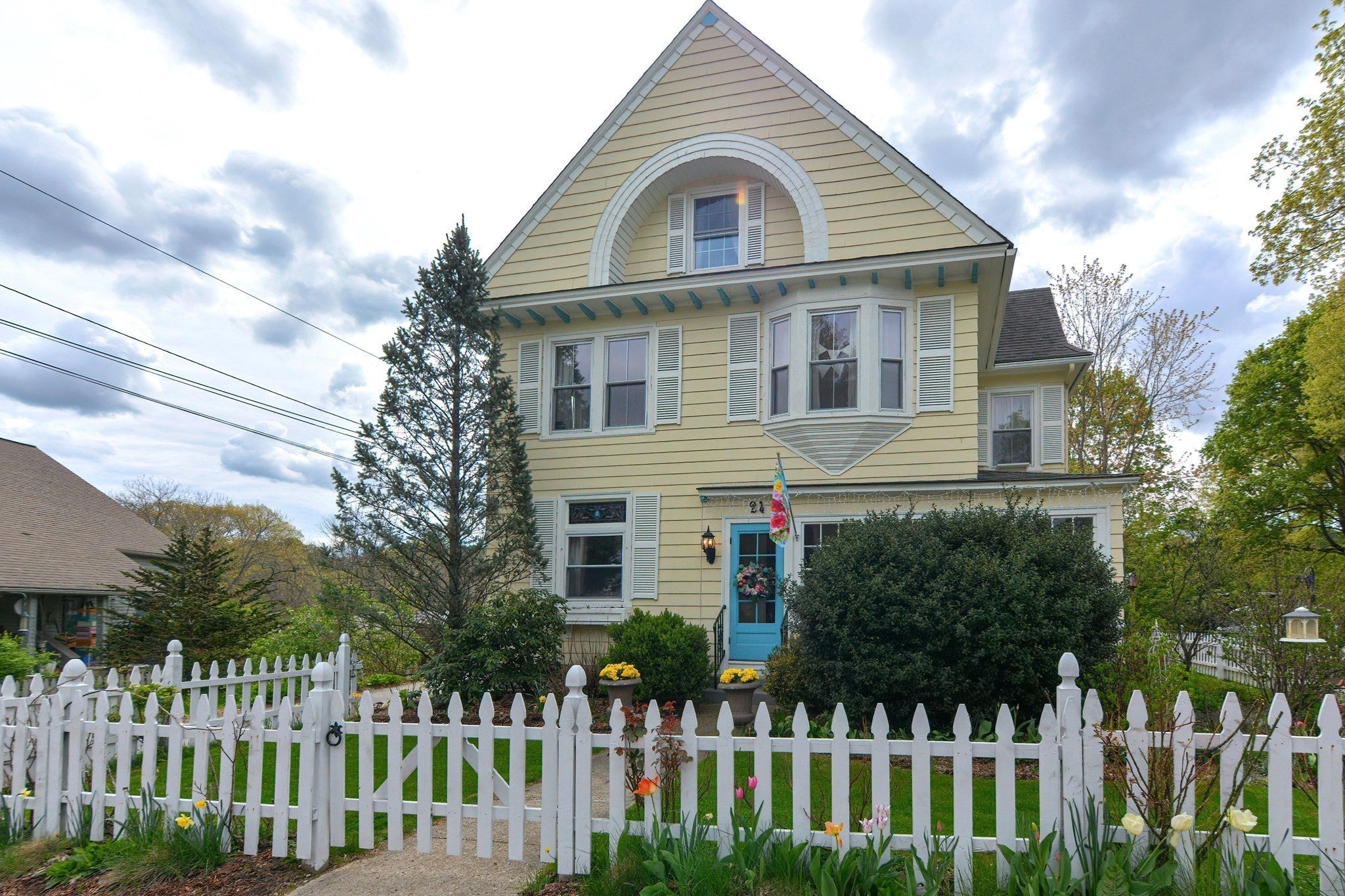 24 Main St