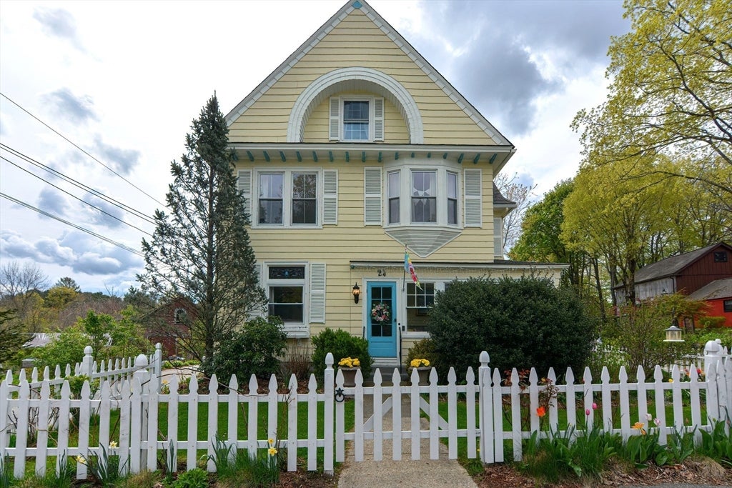 24 Main St, Upton, MA, 24 Main St, Upton, MA Photo #32