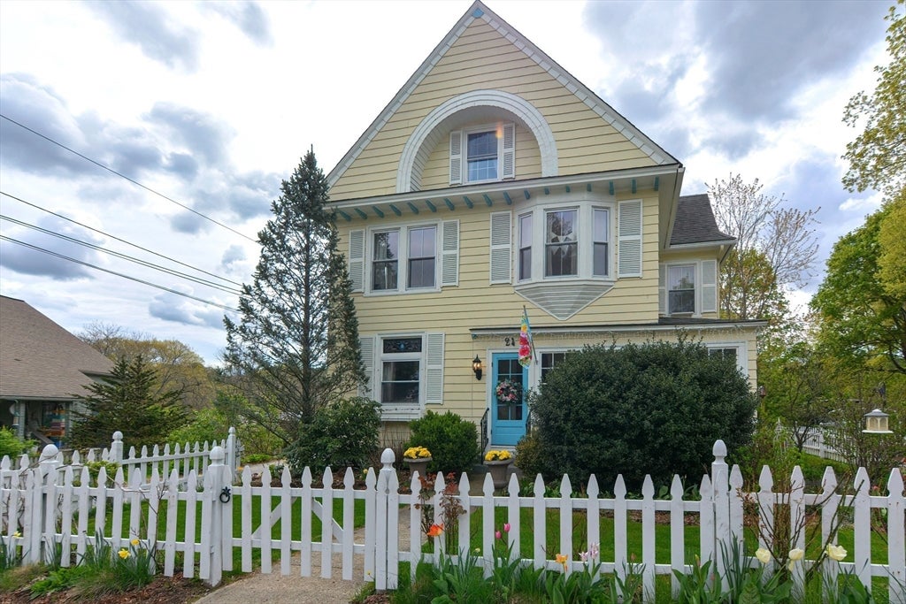 24 Main St, Upton, MA, 24 Main St, Upton, MA Photo #2