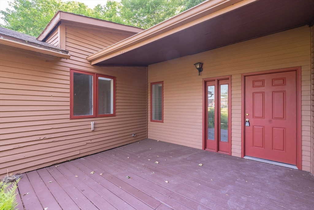 499 Hadley Rd