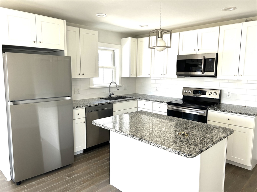 17 North End Blvd B