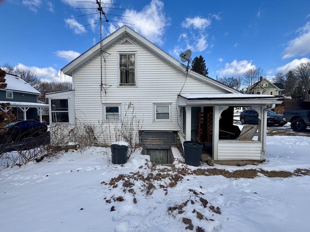 44 Russell St