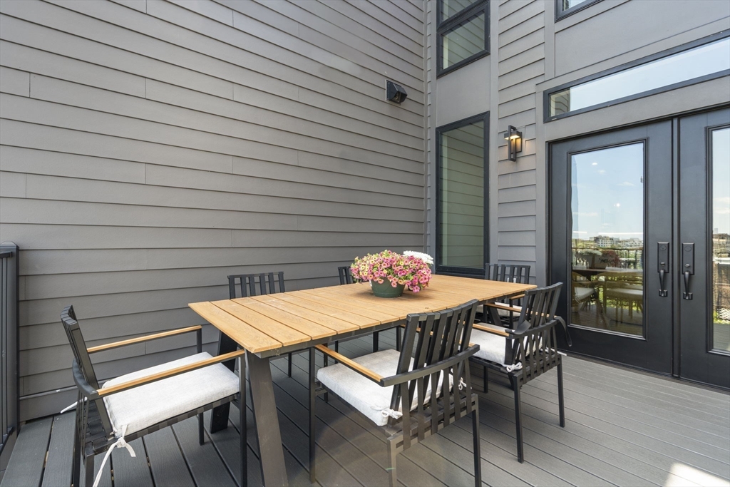 100 Lincoln Street 301