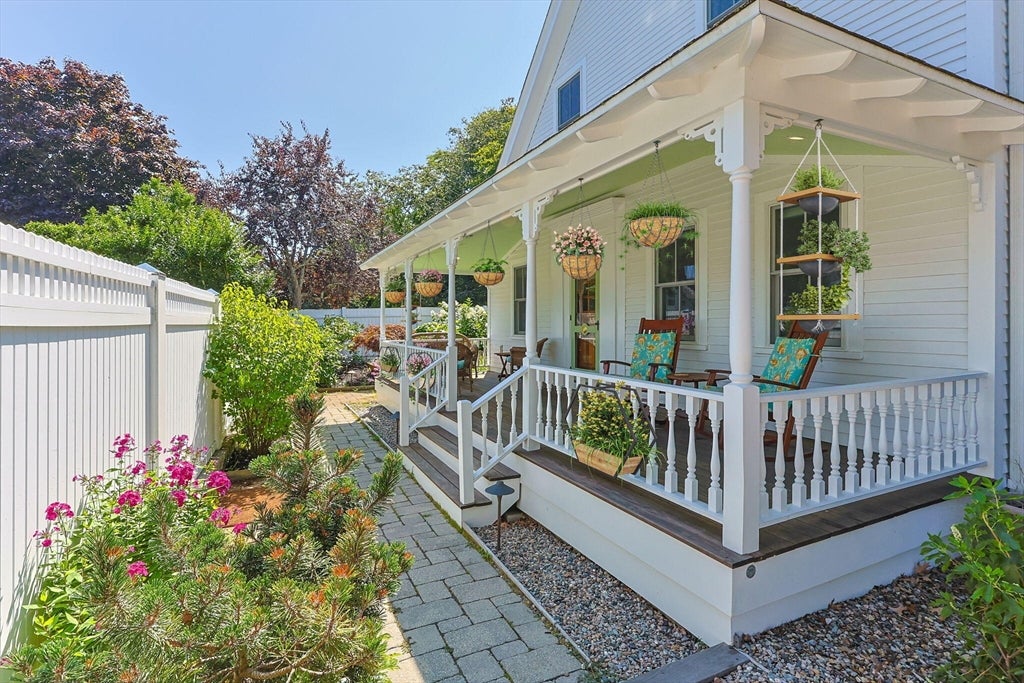 4 Atwood Avenue Unit 2