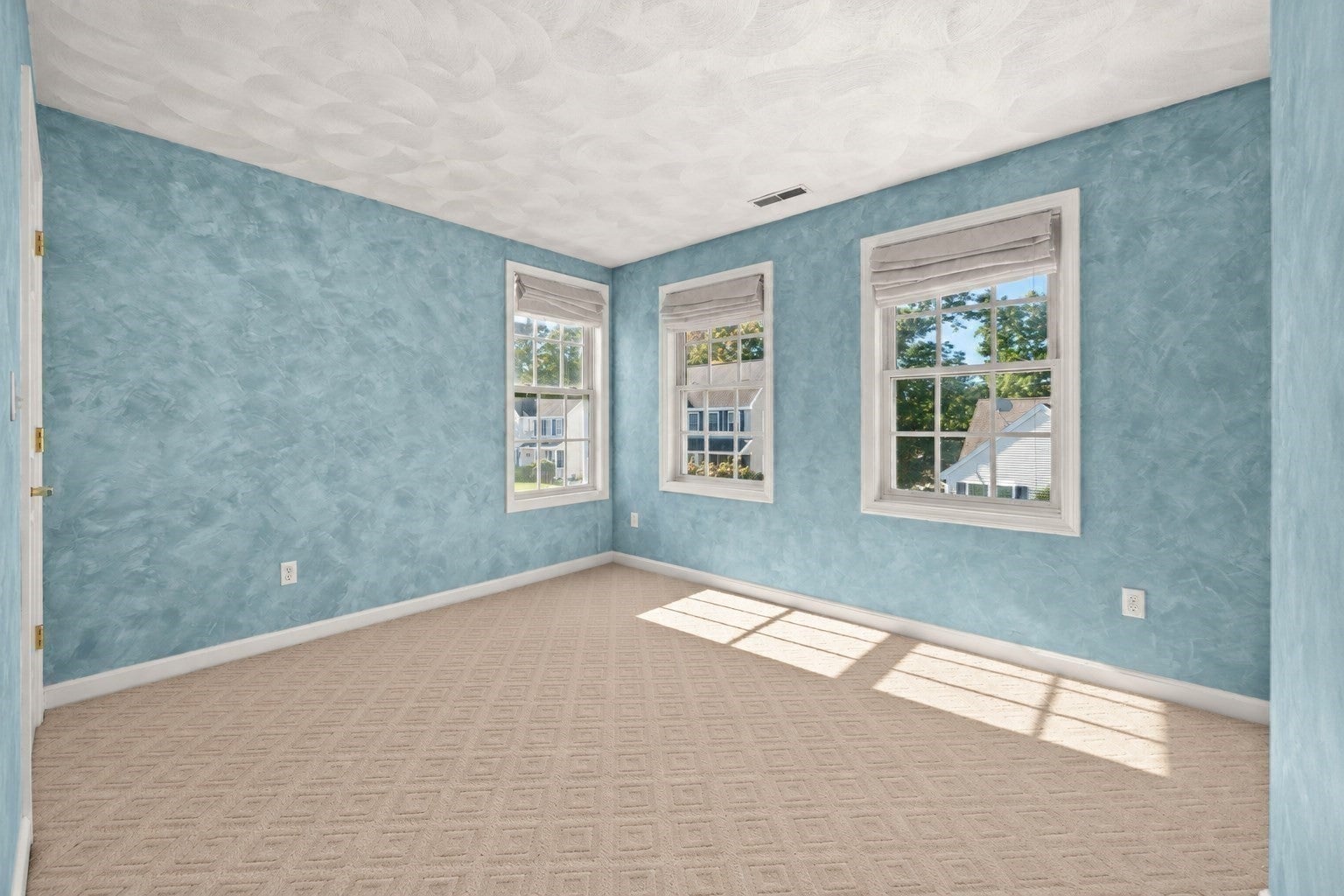 12 Wood Ln, Lawrence, MA Photo #22