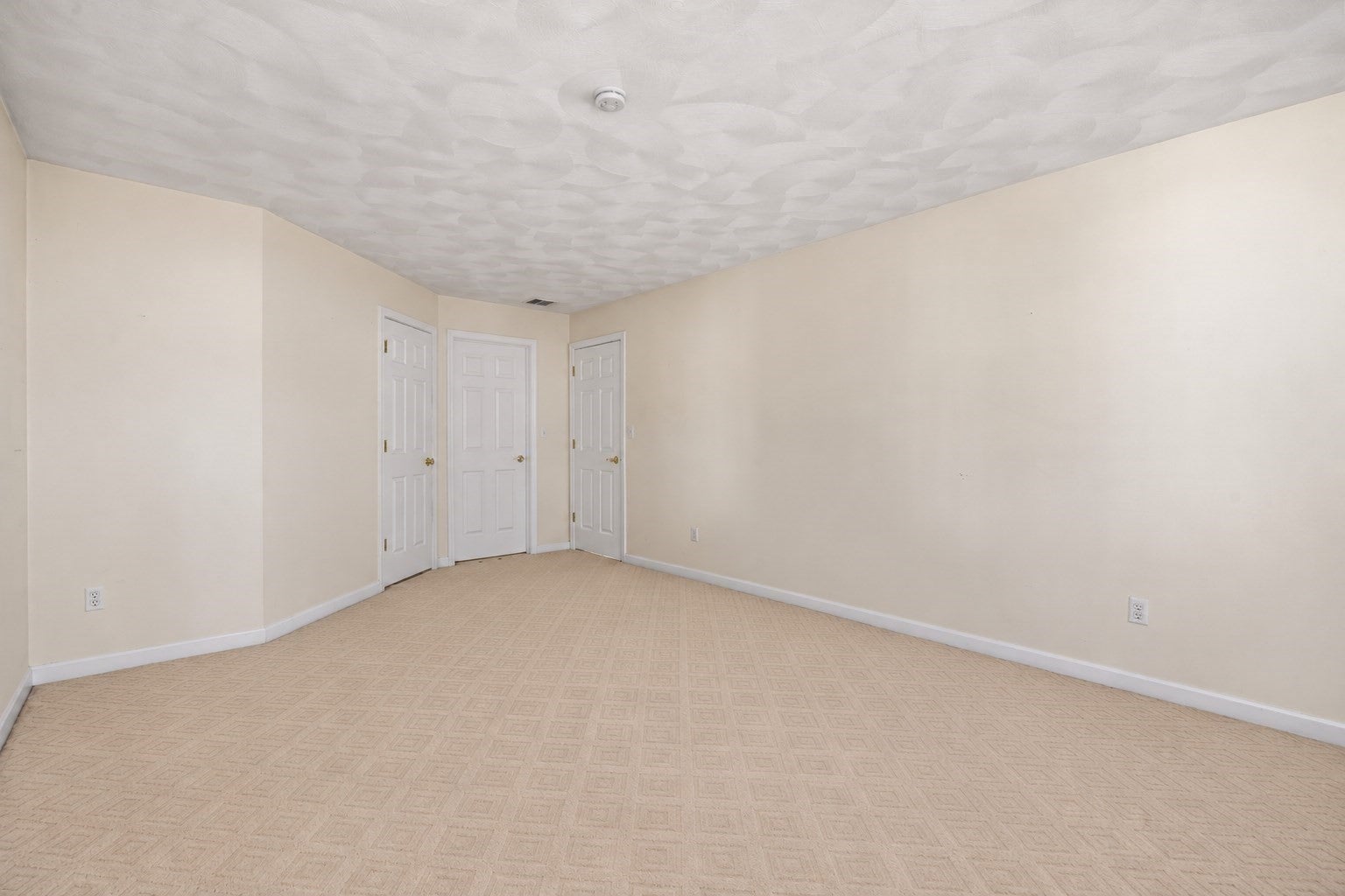 12 Wood Ln, Lawrence, MA Photo #26