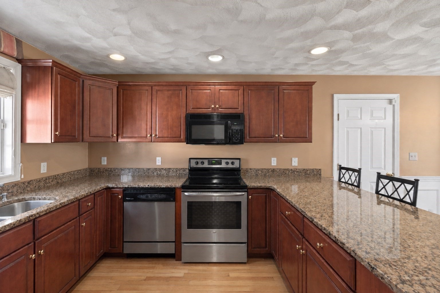 12 Wood Ln, Lawrence, MA Photo #10