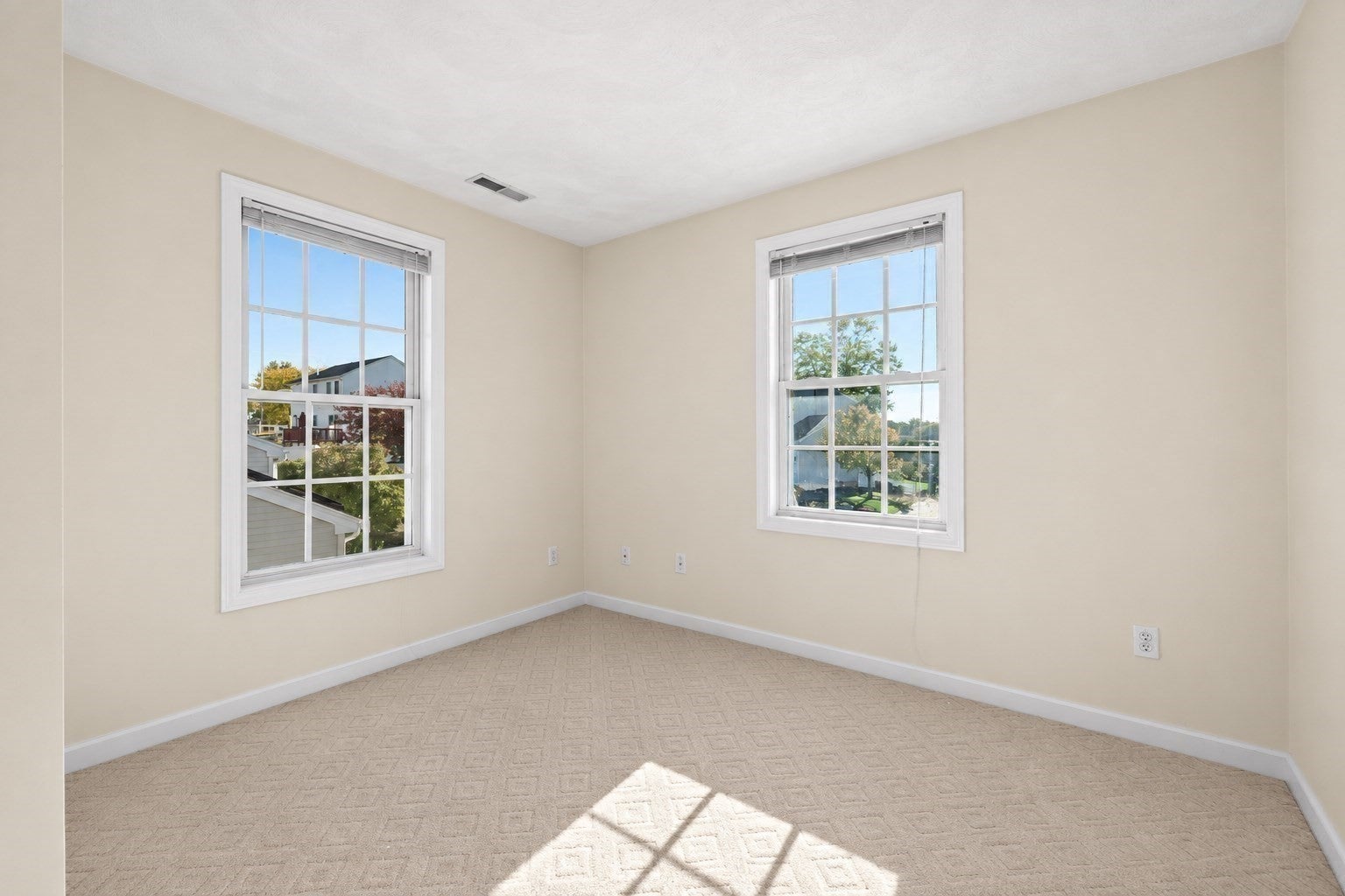 12 Wood Ln, Lawrence, MA Photo #27