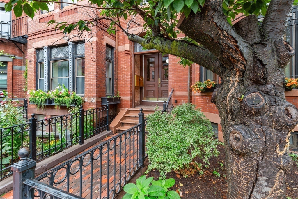 231 W Newton St 3