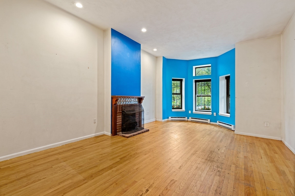 231 W Newton St 3