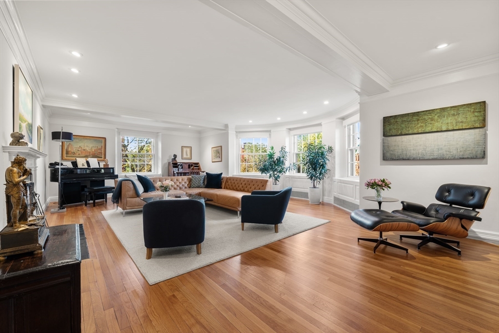 192 Commonwealth Ave 5