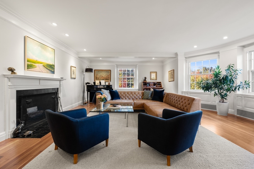 192 Commonwealth Ave 5