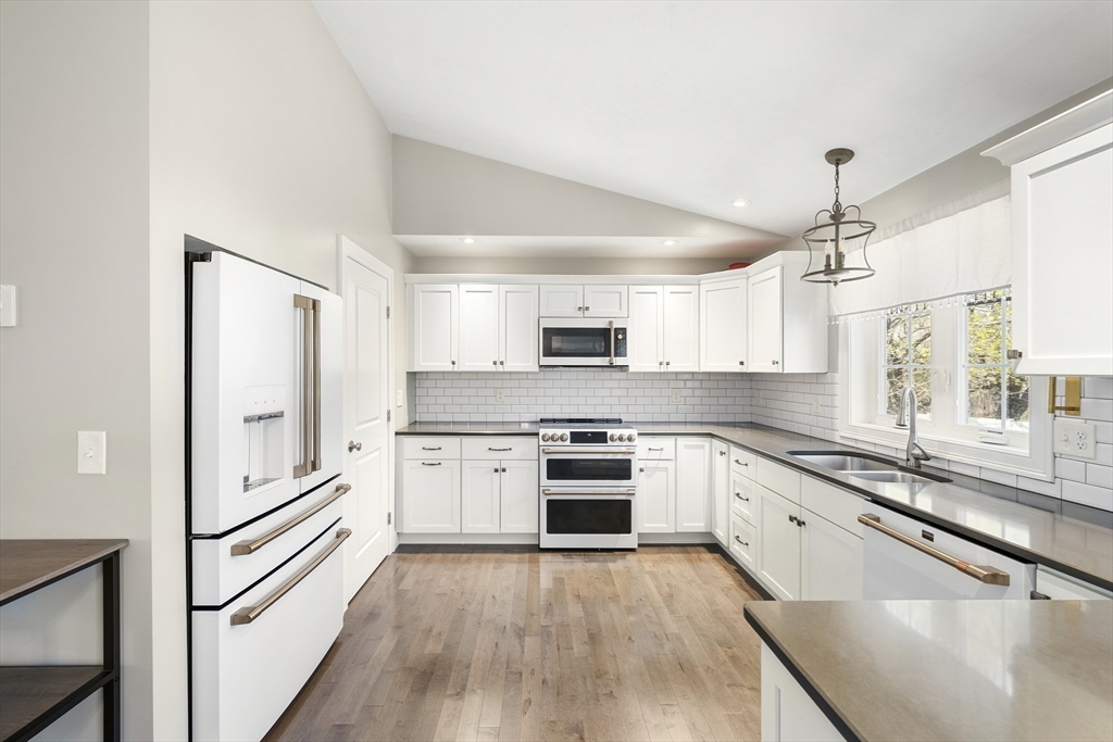 35 J Davis Rd, Charlton, MA Photo #9