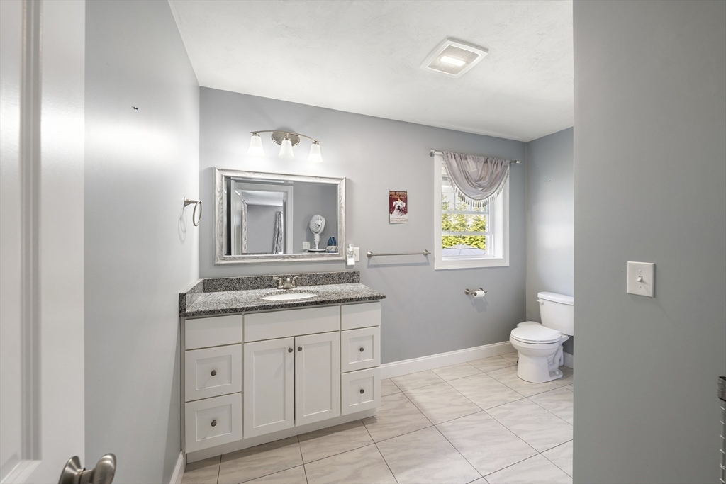 35 J Davis Rd, Charlton, MA Photo #20