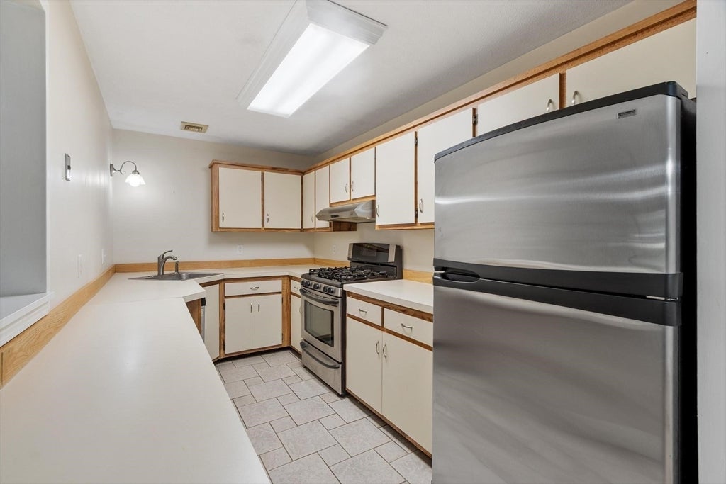 10 Village Ln #4, Tyngsborough, MA, 10 Village Ln #4, Tyngsborough, MA Photo #10