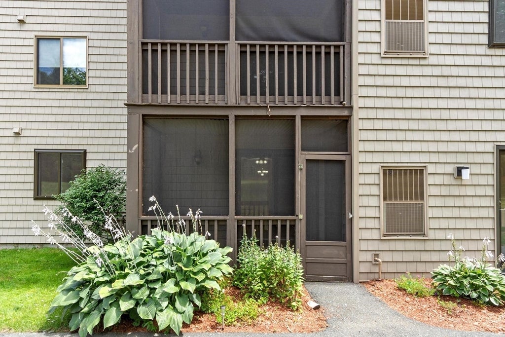 10 Village Ln #4, Tyngsborough, MA, 10 Village Ln #4, Tyngsborough, MA Photo #3