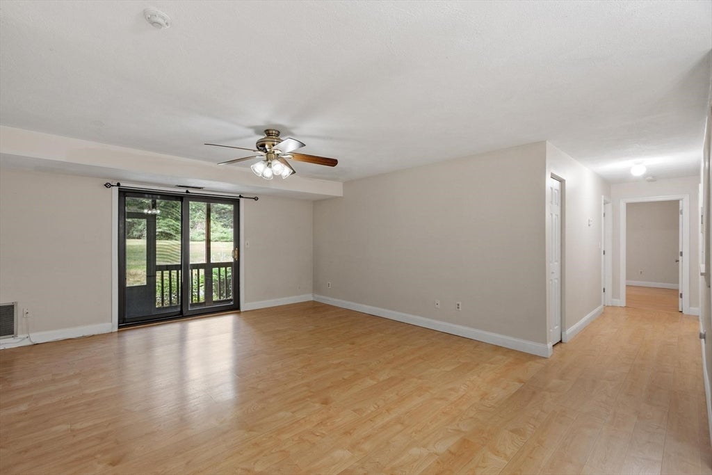 10 Village Ln #4, Tyngsborough, MA, 10 Village Ln #4, Tyngsborough, MA Photo #4