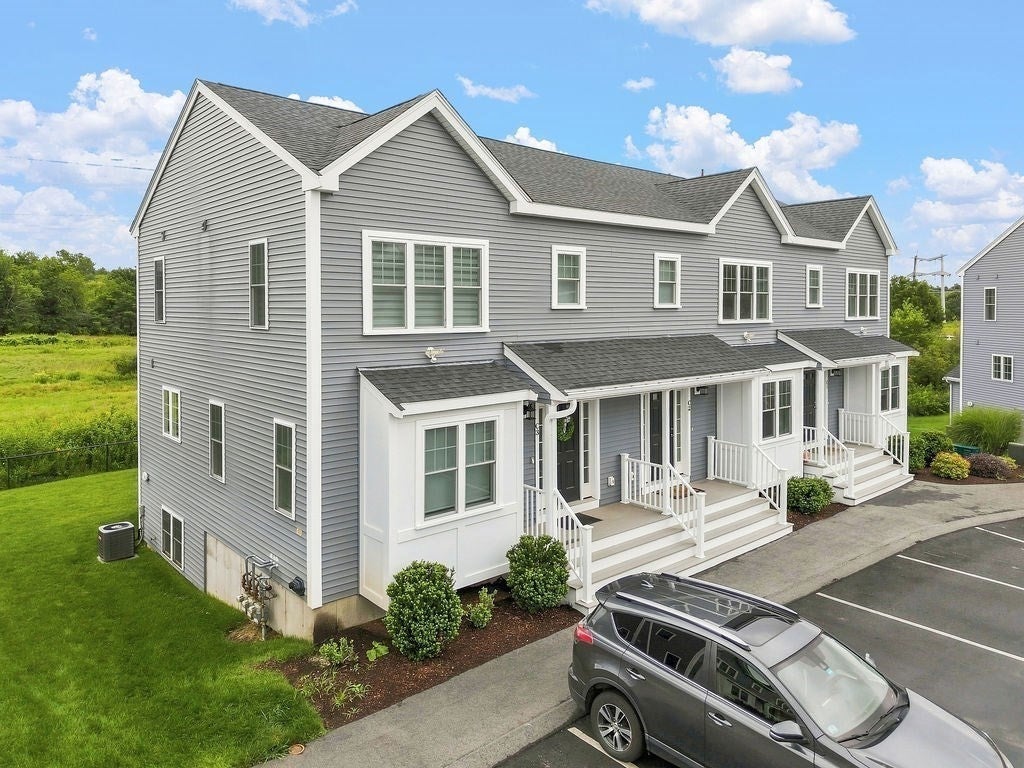 Photo of 1005 Auburn St, Whitman, MA
