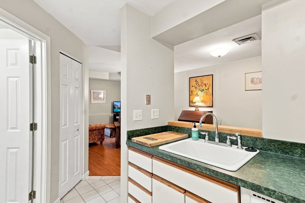 26 School St #204, Hull, MA, 26 School St #204, Hull, MA Photo #9