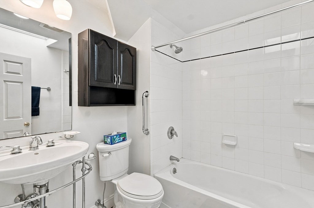 26 School St #204, Hull, MA, 26 School St #204, Hull, MA Photo #18