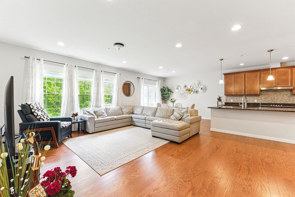 35 Spruce St 35