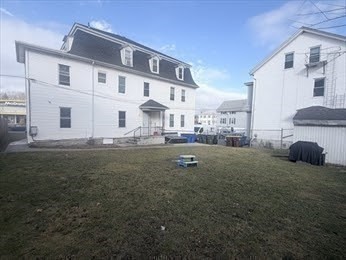 1852 S Main St
