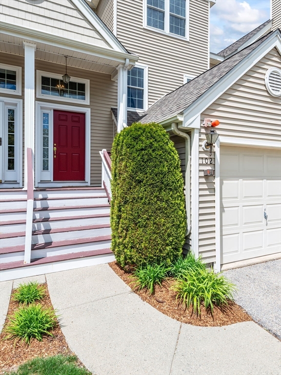 102 Lordvale Blvd 102