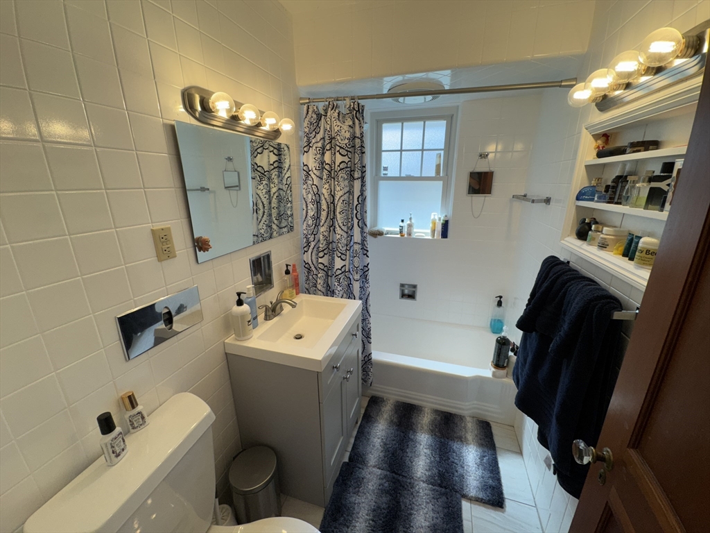 Belmont, Massachusetts 02478, United States, 2 Bedrooms Bedrooms, ,1 BathroomBathrooms,Residential,Active,168171