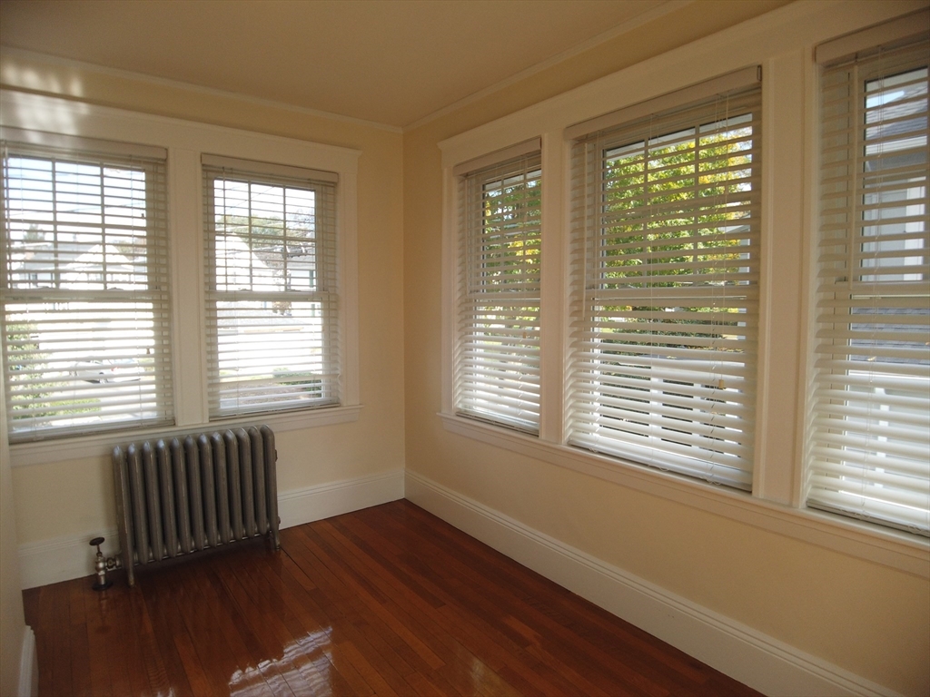 Belmont, Massachusetts 02478, United States, 2 Bedrooms Bedrooms, ,1 BathroomBathrooms,Residential,Active,168171