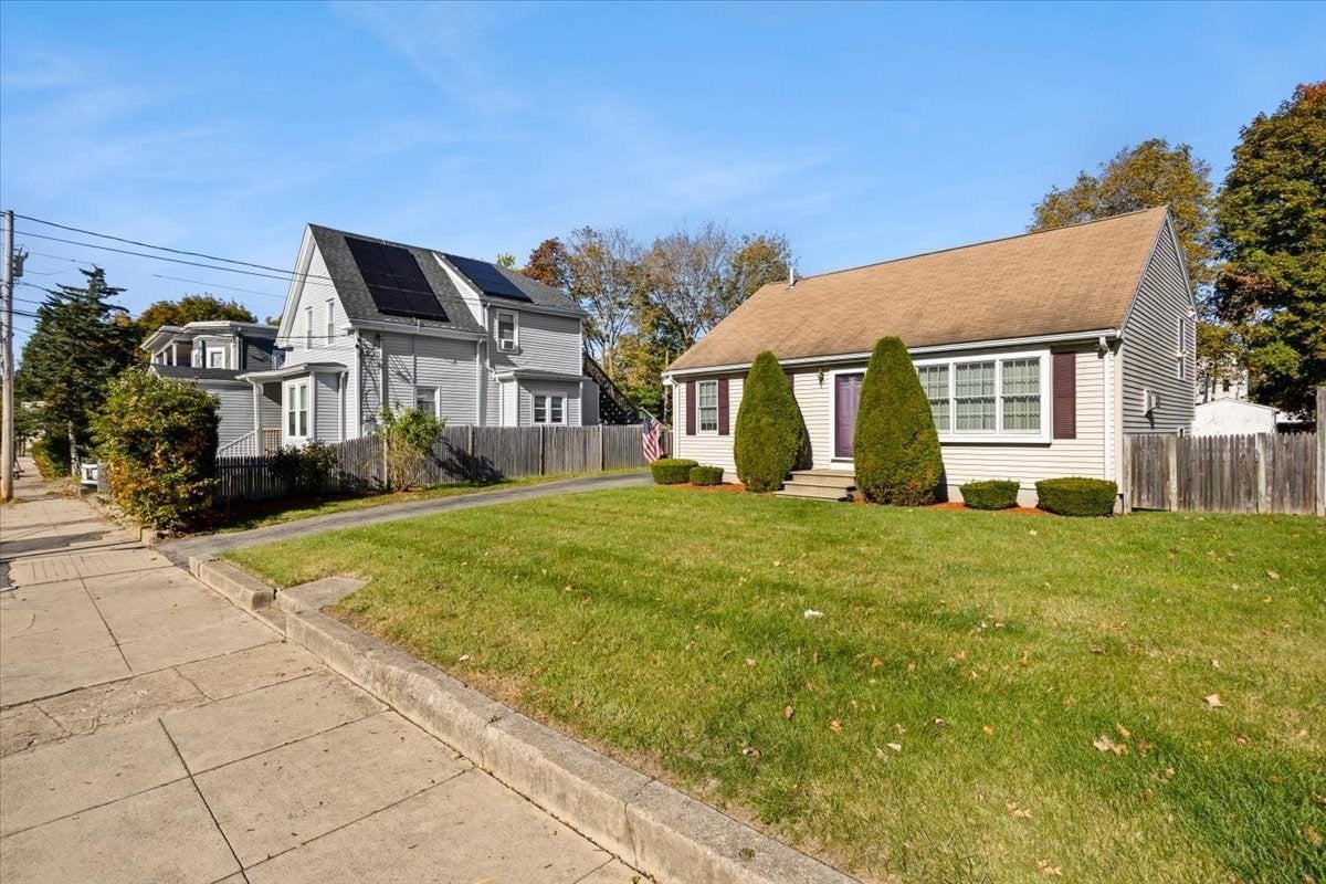38 Arthur St, Brockton MA 02302