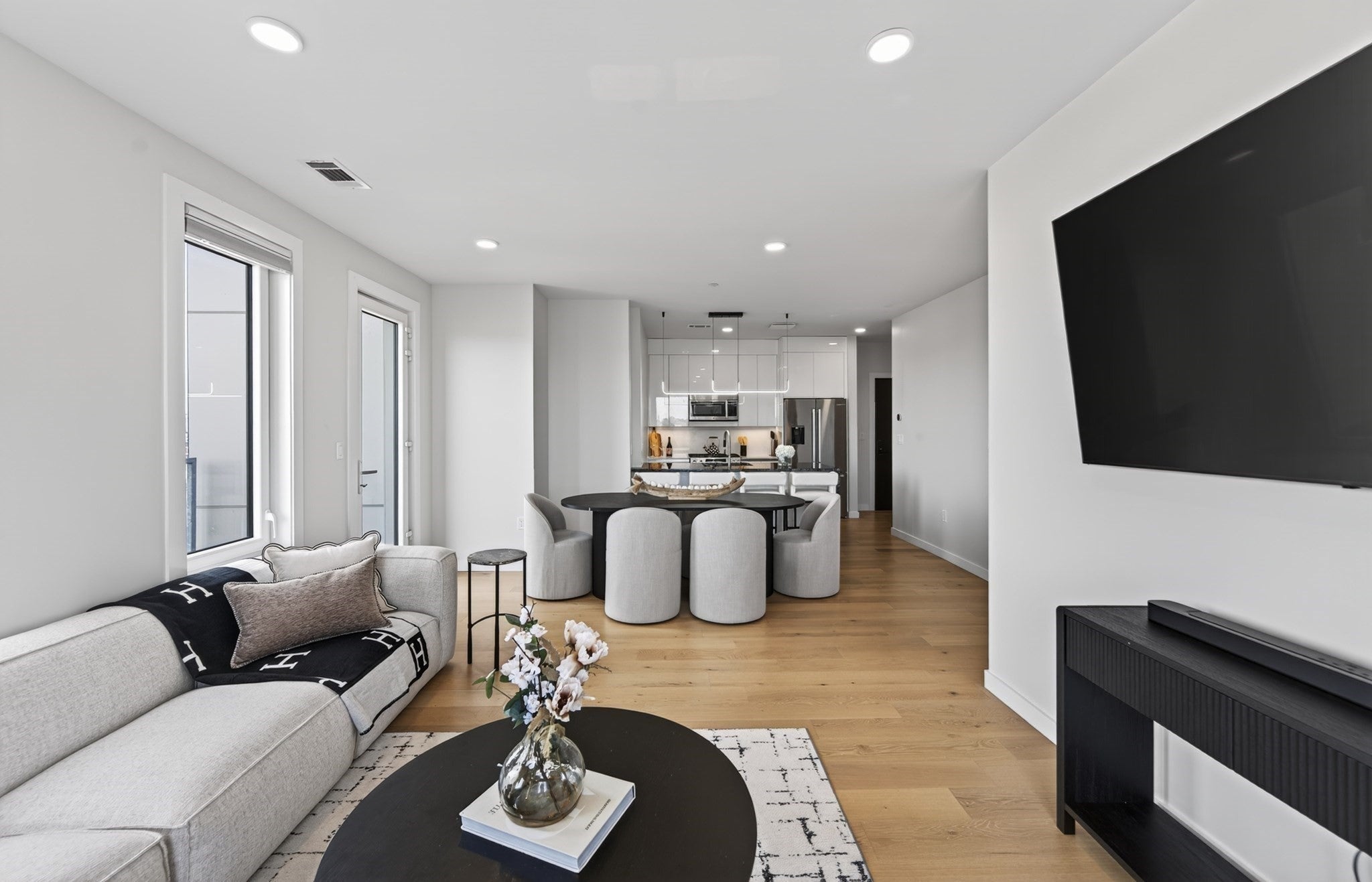 2-10 Maverick Sq PH604, Boston, MA Photo #12