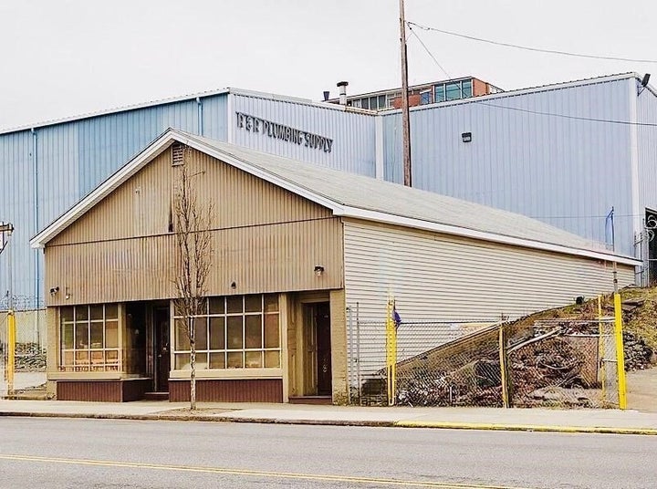 Photo 1 of 15 — 174 Chandler St, Worcester, MA 01609
