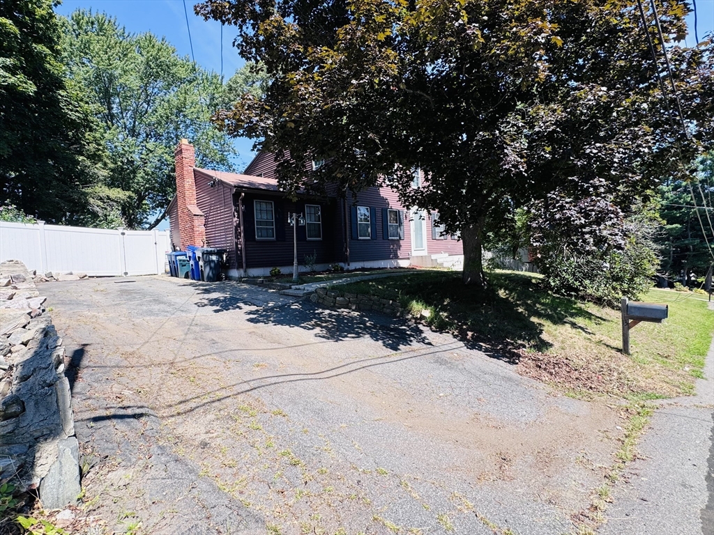 13 Hemlock Ln